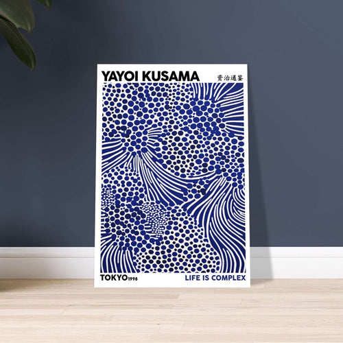 Artfulprints Poster Yayoi Kusama - Life is complex   - 30x40 cm - Blauw