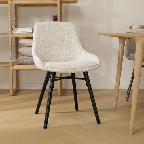 Nolon Nena-Isa Eetkamerstoel Bouclé Beige - Zwarte Houten Poten - vtwonen shop