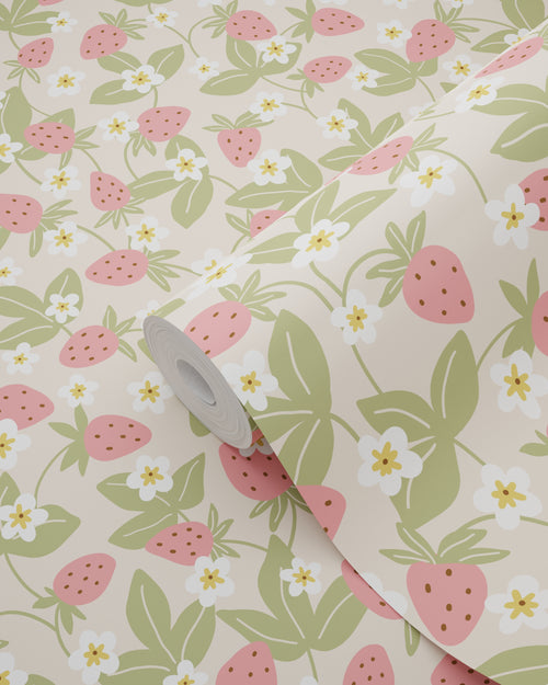 ESTAhome behang aardbeien lichtgroen en roze - 50 x 900 cm - 132170