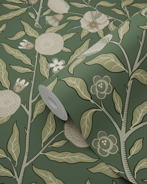 ESTAhome behang exotisch fruit en bladeren donkergroen en taupe - 50 x 900 cm - 131174 - vtwonen shop