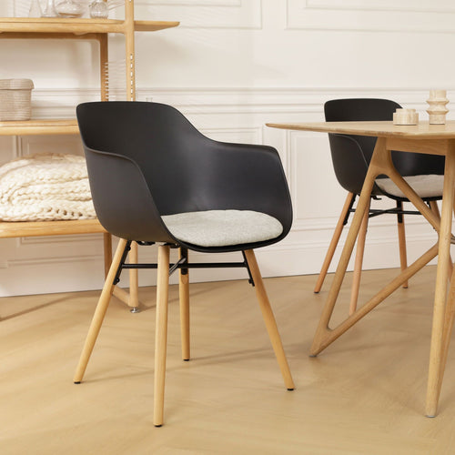Nolon Nena-Liz Eetkamerstoel Zwart met Naturelbeige Zitkussen  Houten Poten