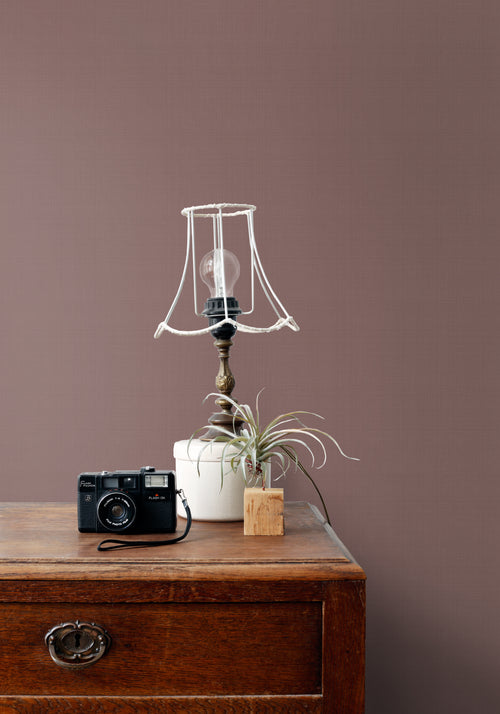 ESTAhome behang linnenstructuur mauve paars - 53 cm x 10.05 m - 131125 - vtwonen shop