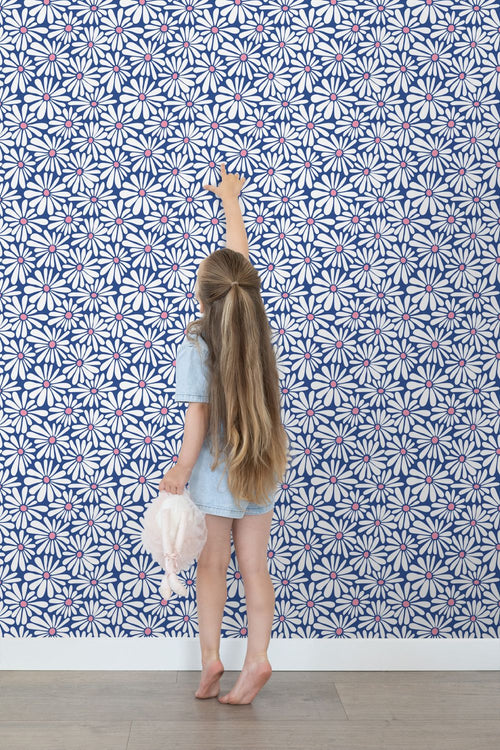 ESTAhome behang madeliefjes blauw en roze - 53 cm x 10.05 m - 131150