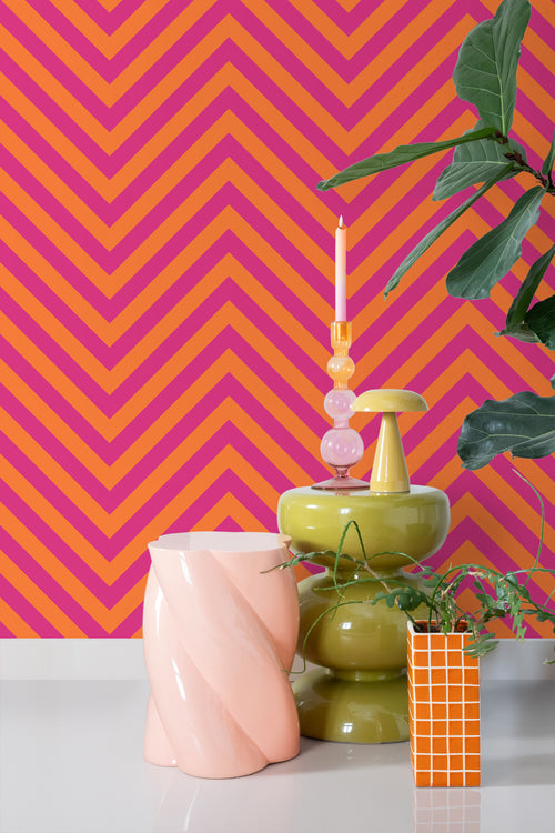 ESTAhome behang chevronpatroon oranje en fuchsia roze - 50 x 900 cm - 131405 - vtwonen shop