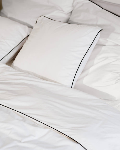 noo.ma Oba kussensloop katoensatijn 300 TC - Classic White 80 x 80 cm