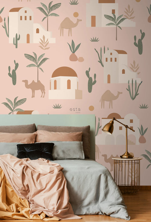 ESTAhome fotobehang kamelen en cactussen zacht roze, terracotta en groen - 200 x 279 cm - 159295 - vtwonen shop