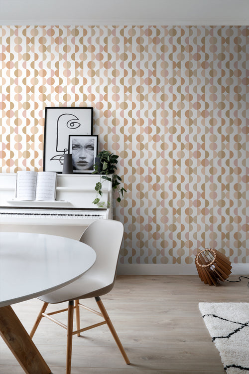 ESTAhome behang grafisch motief terracotta, roze en beige - 50 x 900 cm - 139621 - vtwonen shop