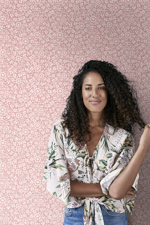 ESTAhome behang bloemetjes licht roze - 50 x 900 cm - 131674 - vtwonen shop