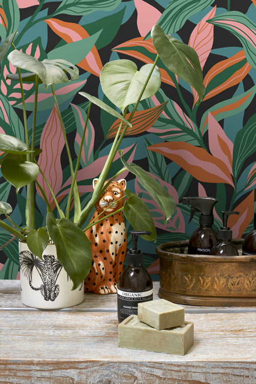 ESTAhome behang tropische bladeren turquoise, roze en oranje - 50 x 900 cm - 131046 - vtwonen shop