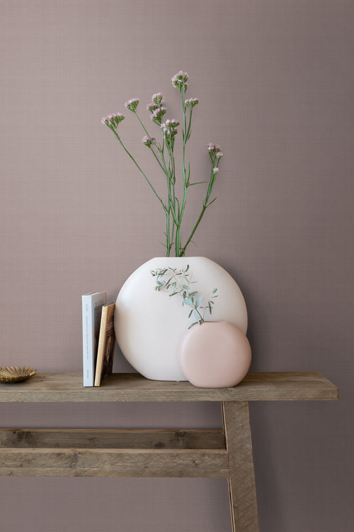 ESTAhome behang linnenstructuur lila paars - 53 cm x 10.05 m - 131124 - vtwonen shop