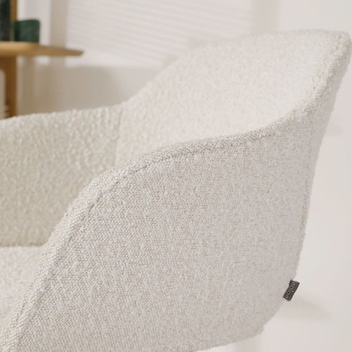 Nolon Nena-Mare Eetkamerstoel Bouclé Beige - Armleuning - Houten Poten