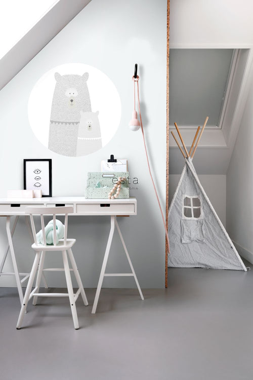 ESTAhome zelfklevende behangcirkel beren moeder en kind lichtgrijs - Ø 70 cm - 158976 - vtwonen shop