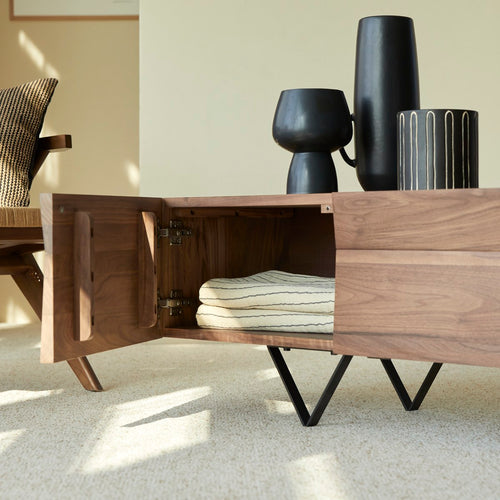 Tikamoon Massief notenhouten tv-meubel 175 cm - Donkerbruin - vtwonen shop