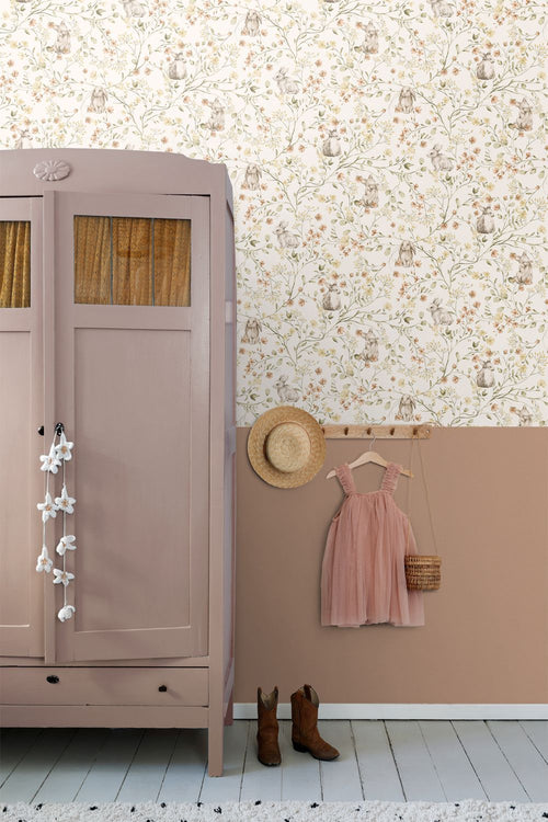 ESTAhome behang toile de jouy konijnen groen, geel en terracotta - 0.53 x 10.05 m - 131704