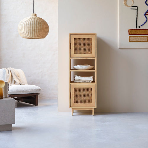 Tikamoon Hoge kolomkast van massief iepenhout en vlechtwerk - Naturel - vtwonen shop