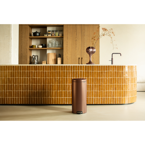 Brabantia NewIcon Pedaalemmer, 30 liter, kunststof binnenemmer - Warm Bronze