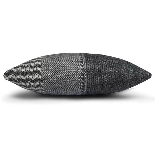 Malagoon kussen Uptown - zwart - 45x45cm 100% wol