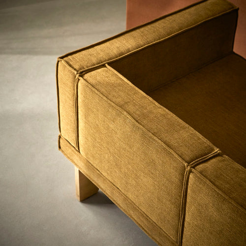 Tikamoon Eikenhouten bank met okerkleurige stof, 2-zits - Mosterd