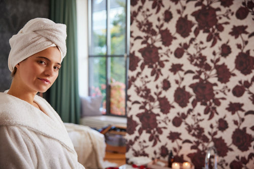 Livingwalls behang bloemmotief rood, roze en zwart - 53 cm x 10.05 m - AS-387004 - vtwonen shop