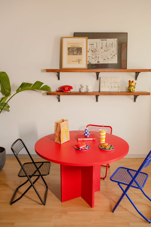 Really Nice Things  - eettafel Mathilda - MDF -rond - 120cm - rood - vtwonen shop