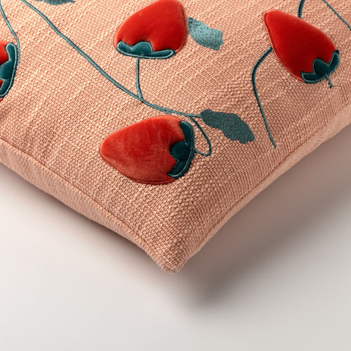 STRAWBERRY - sierkussen 45x45 cm - aardbeien - Peach Powder - roze