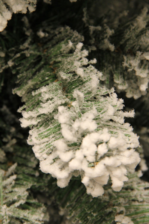 Black Box Trees Millington Kunst Kerstboom met Sneeuw - Kunstkerstboom H230 x Ø127 cm - Groen Frosted