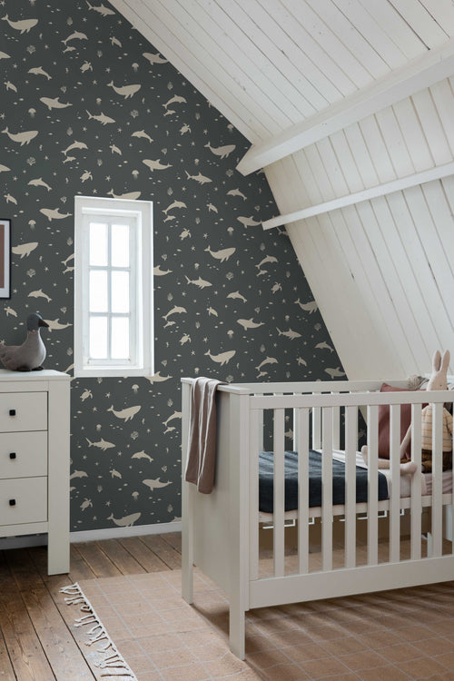 ESTAhome behang onderwaterwereld vergrijsd donker blauw - 50 x 900 cm - 131473 - vtwonen shop