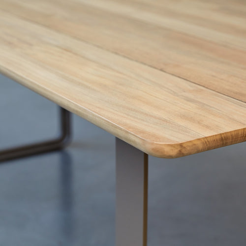 Tikamoon Tuintafel van gerecycled massief teakhout en aluminium voor 6/8 personen - Naturel
