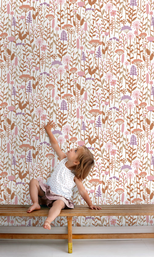 ESTAhome behang veldbloemen terracotta, paars en roze - 50 x 900 cm - 131553 - vtwonen shop