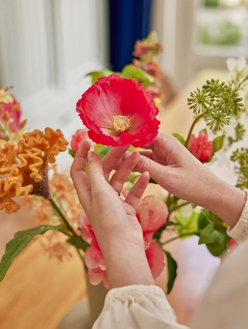 Madame Fleurie Hygge Boeket – Luxe Zijden bloemen in Warme Koraaltinten – Zonder Vaas - 22cm x 27cm