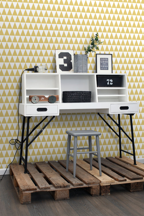 ESTAhome behang grafische driehoeken okergeel - 53 cm x 10.05 m - 128863 - vtwonen shop