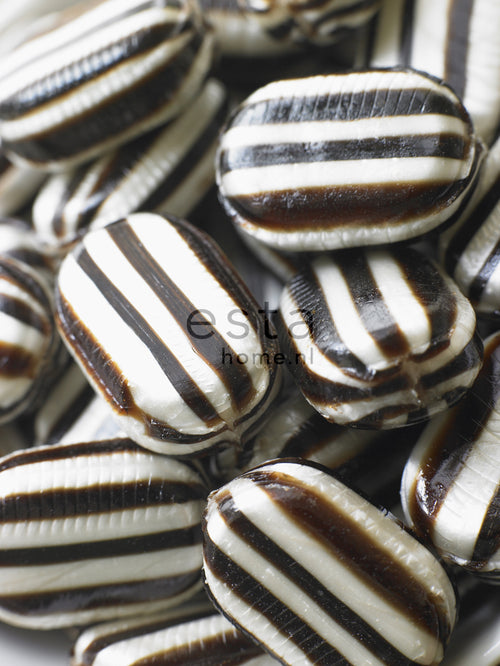 ESTAhome fotobehang snoep zwart en wit - 186 x 270 cm - 156509 - vtwonen shop