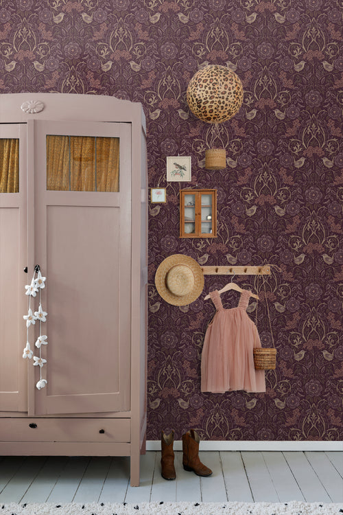 ESTAhome behang bloemen en vogels in art nouveau stijl aubergine paars - 50 x 900 cm - 131635