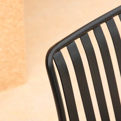 Tikamoon Zwarte metalen leunstoel - Zwart - vtwonen shop