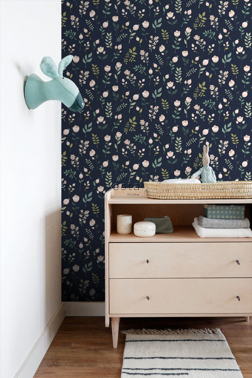 ESTAhome behang bloemen donkerblauw, roze en groen - 53 cm x 10.05 m - 139341