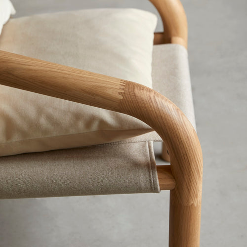 Tikamoon Fauteuil van licht massief eikenhout en crèmekleurig fluweel - Beige - vtwonen shop