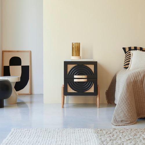 Tikamoon Nachtkastje van massief mangohout en rotan - Zwart - vtwonen shop