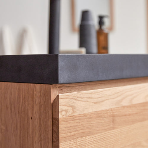 Tikamoon Badkamermeubel van massief eiken en lavasteen 80 cm - Zwart - vtwonen shop