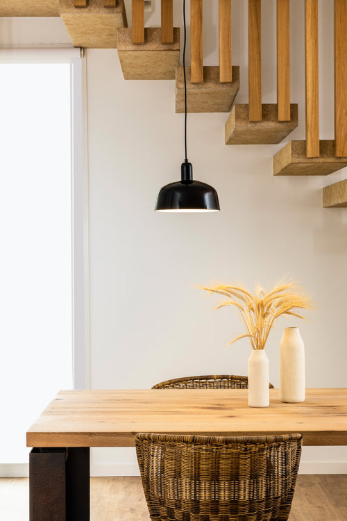 Faro Tatawin Middelgrote zwarte koepel hanglamp