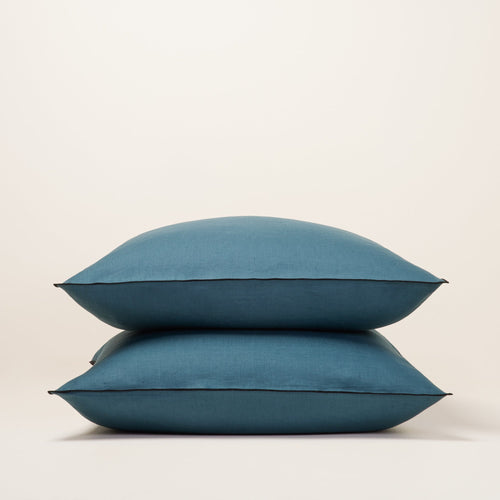 Madura Set van 2 kussenslopen Carlina olie en zwarte hommels 65x65 cm