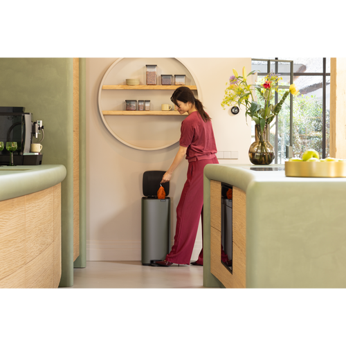 Brabantia Bo Pedaalemmer, 30 liter, stil sluitend, kunststof binnenemmer - Platinum