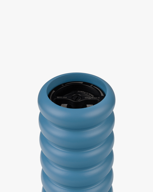 noo.ma Suli Grinder set van 2 kruidenmolens - gelakt beukenhout, keramisch maalmechanisme, blauw & groen