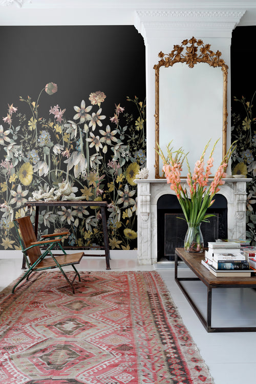 ESTAhome fotobehang veldbloemen multicolor op zwart - 150 x 279 cm - 159216 - vtwonen shop