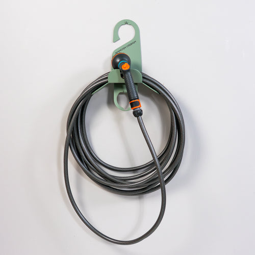 Spinder Design Hosé Kabel- en Tuinslanghouder – Wandhouder voor Tuinslang, Verlengsnoer en EV-Laadkabel – Dusty Green