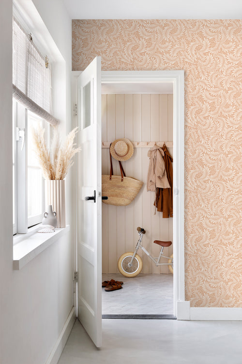 ESTAhome behang bladeren licht terracotta - 50 x 900 cm - 131141 - vtwonen shop