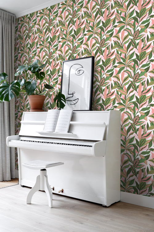 ESTAhome behang tropische bladeren groen en roze - 50 x 900 cm - 131041 - vtwonen shop