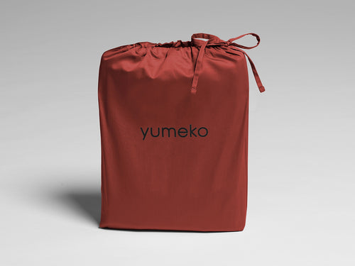 Yumeko dekbedovertrek katoen satijn radiant red 200x220 + 2/60x70 - vtwonen shop