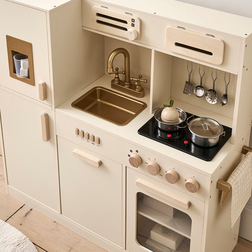 Petite Amélie Houten speelkeuken XL Noisette - Met 7-delige accessoires | Beige - vtwonen shop