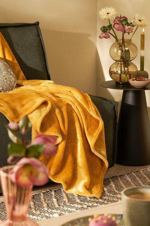 Mica Decorations Famke Fleece Plaid - L180 x B130 cm - Geel - vtwonen shop