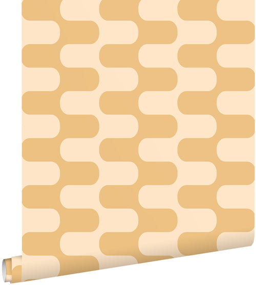 ESTAhome behang golvende lijnen geel en beige - 50 x 900 cm - 132140